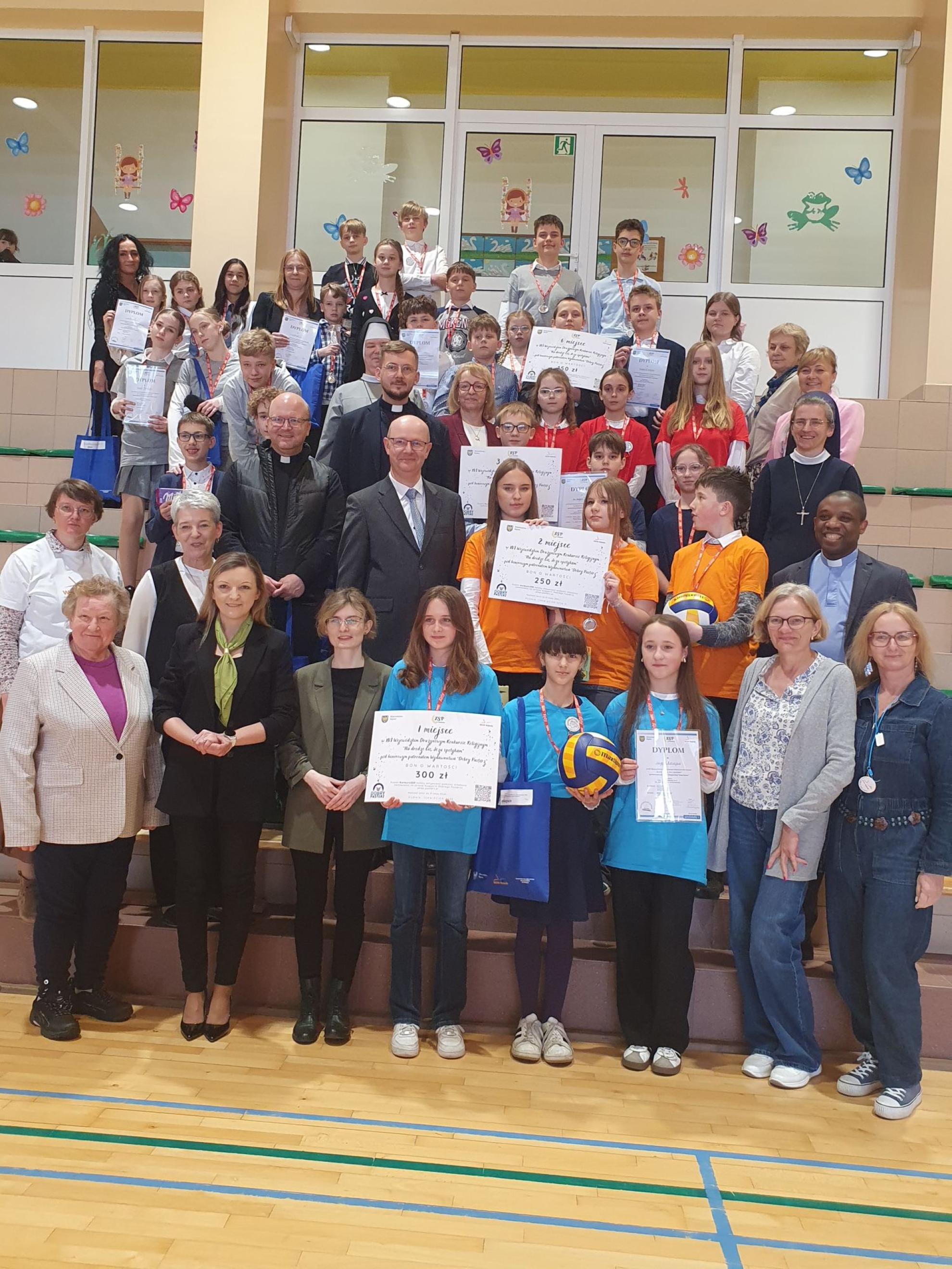 Wiara, wiedza i współpraca: Relacja z XVI Wojewódzkiego Drużynowego Konkursu Religijnego w ZSP w Rudniku