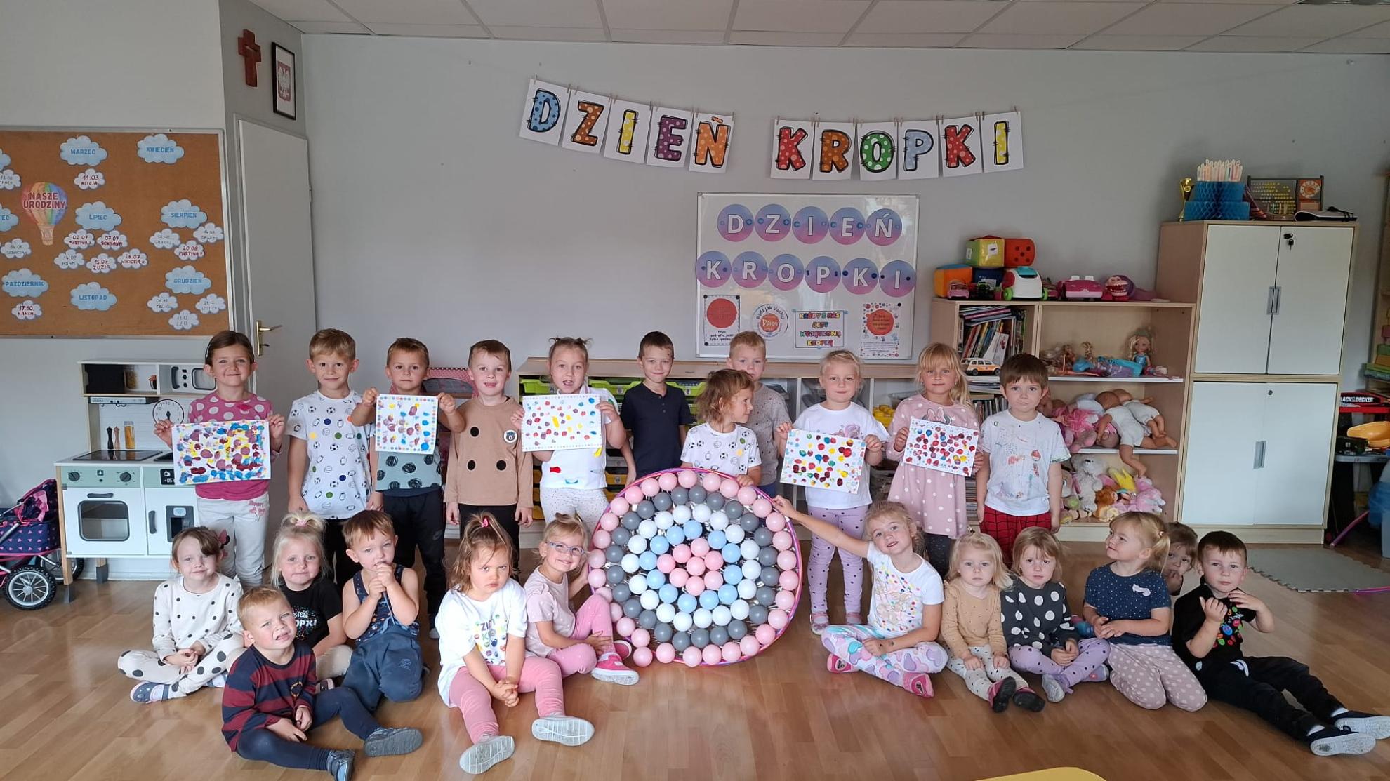 Międzynarodowy Dzień Kropki w Przedszkolu w Szonowicach