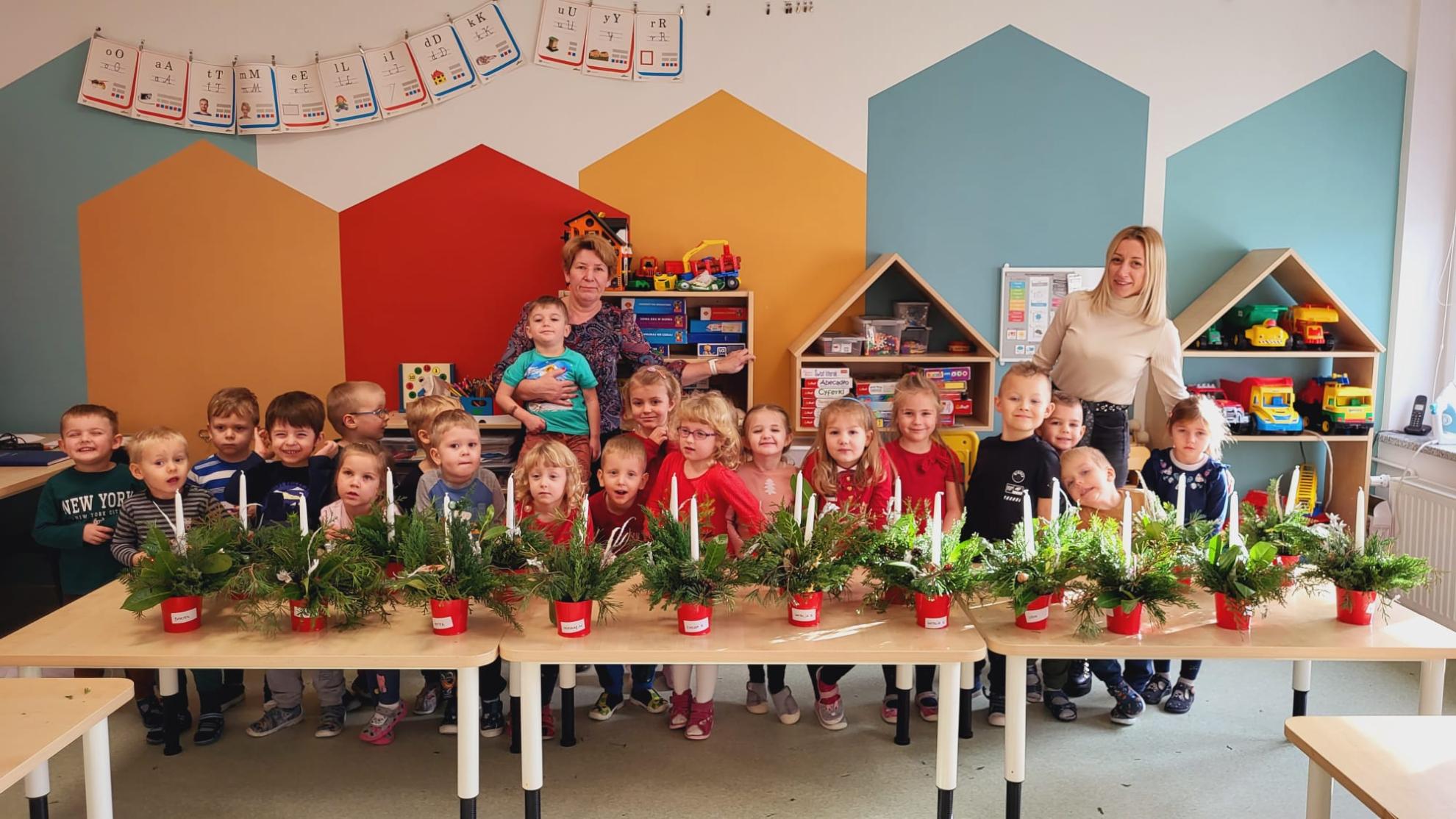 Świąteczne warsztaty florystyczne w rudnickim przedszkolu