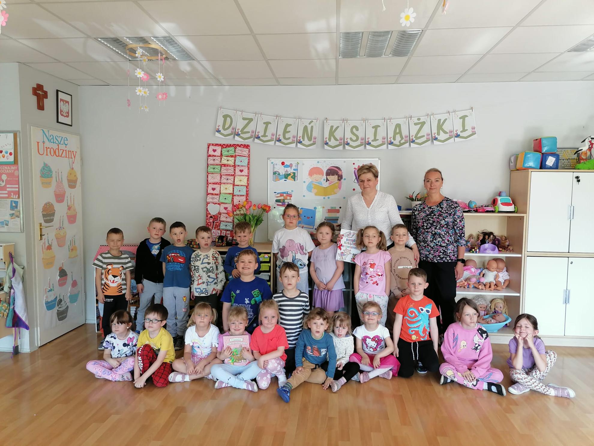 DZIEŃ KSIĄŻKI w Przedszkolu w Szonowicach