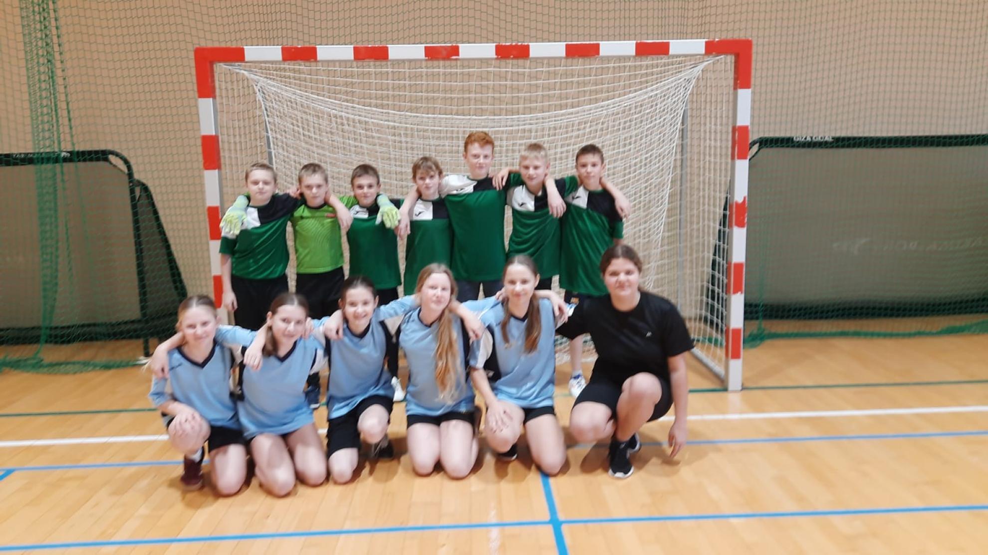 Relacja z Mistrzostw Gminy w halowej piłce nożnej