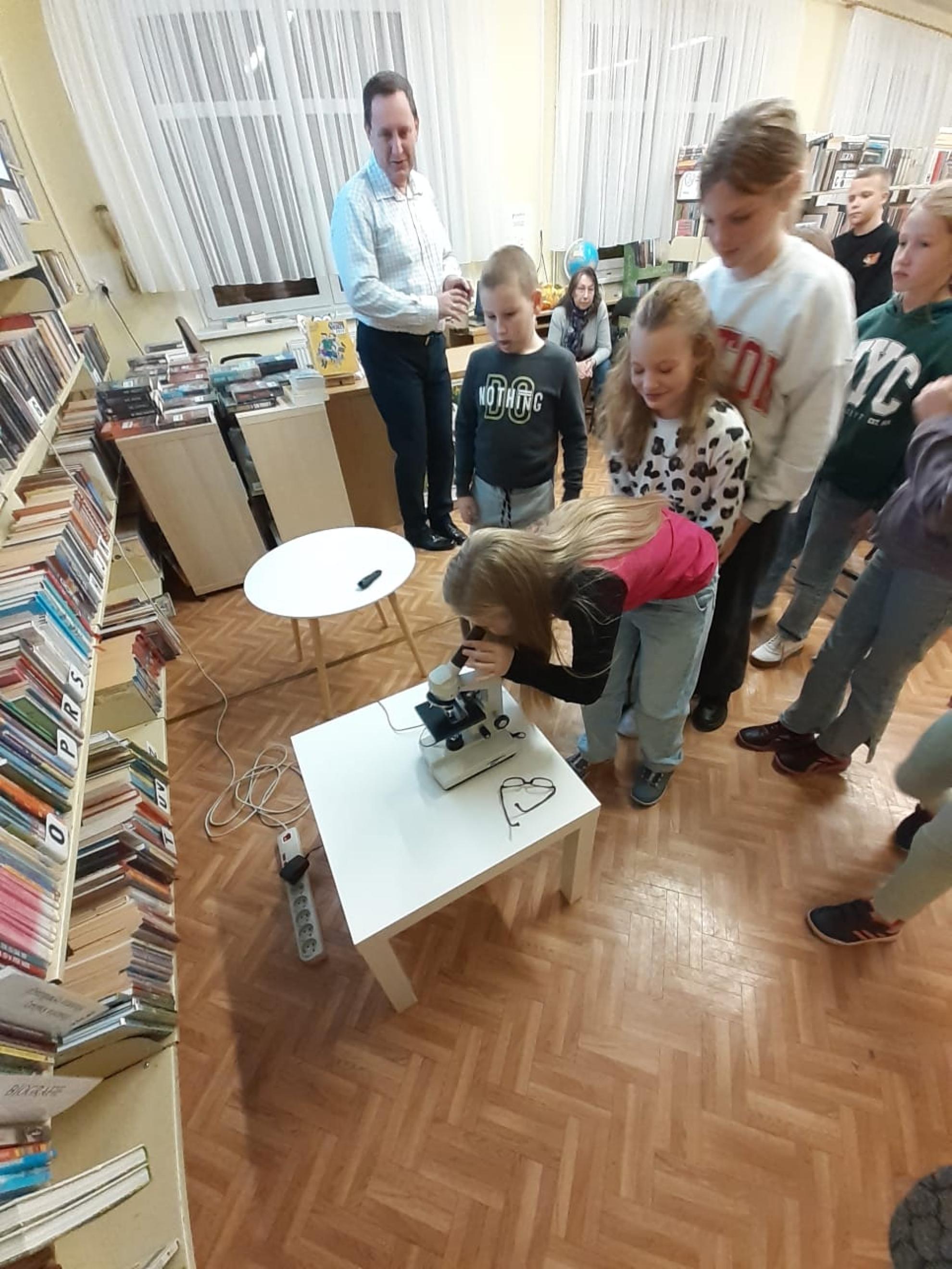 „Woda w naszych domach” – zajęcia edukacyjne w GBP Rudnik