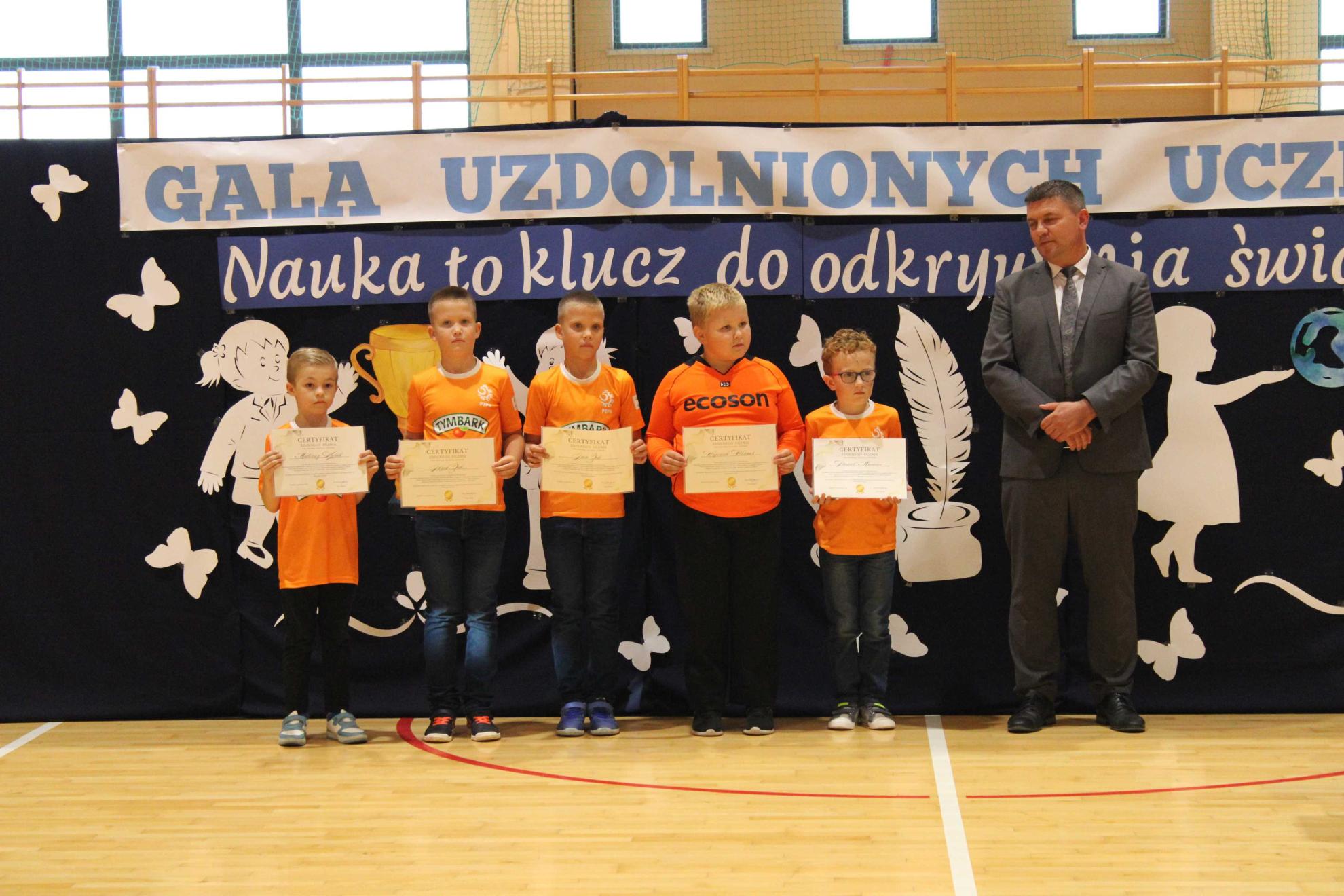 GALA UZDOLNIONYCH UCZNIÓW GMINY RUDNIK 