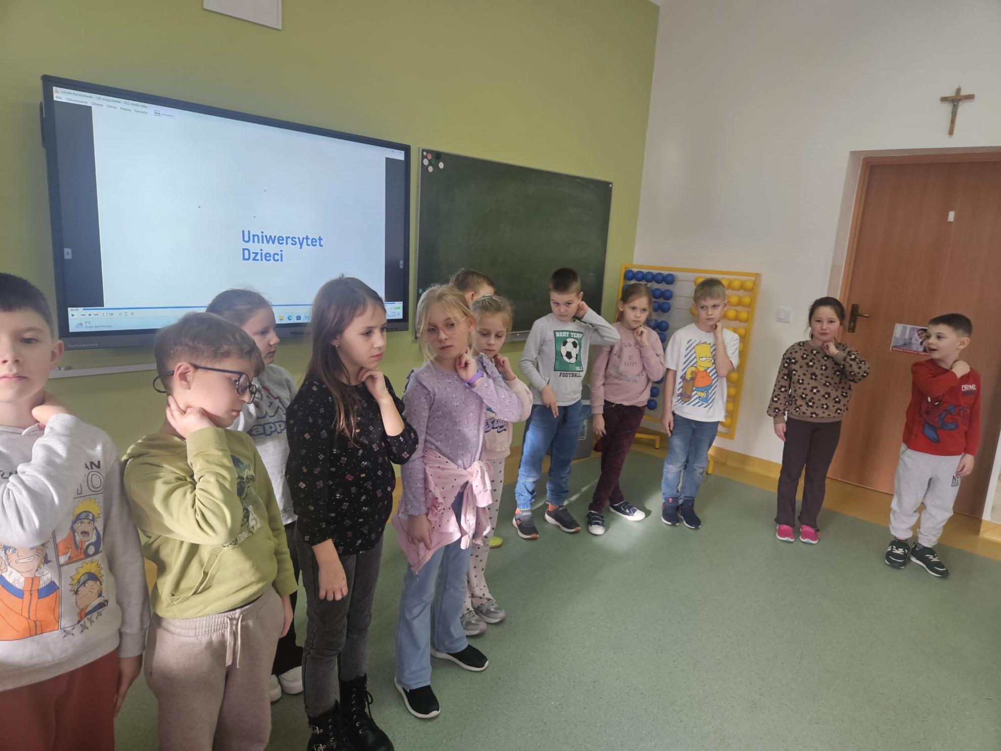 Po co sportowiec się rozgrzewa? – zajęcia z Uniwersytetu Dzieci