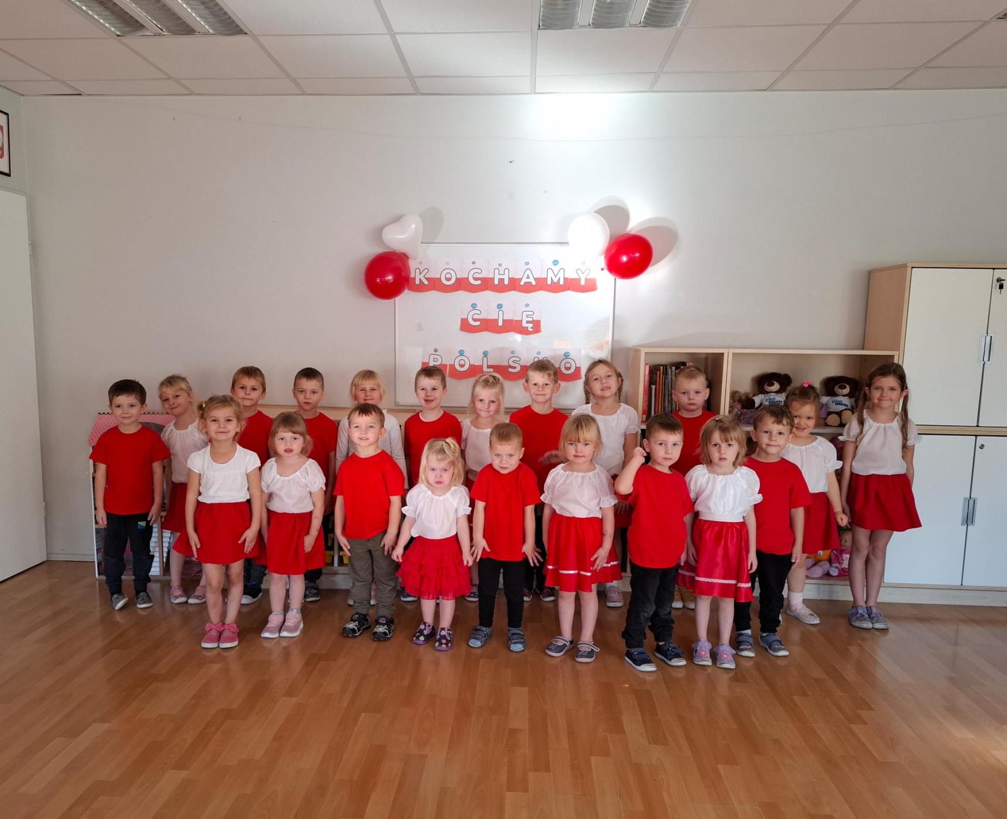 ŚWIĘTO NIEPODLEGŁOŚCI W PRZEDSZKOLACH ZSP W RUDNIKU