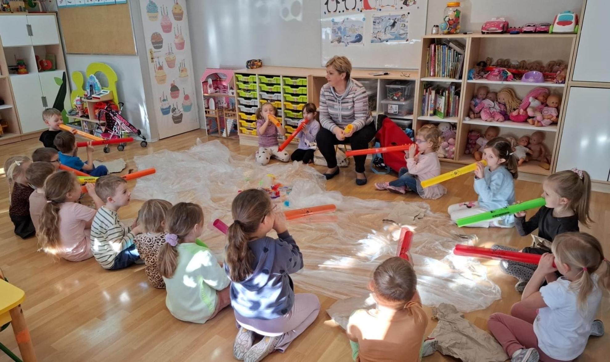 ZAJĘCIA LITERACKIE PROWADZONE PRZEZ GBP W RUDNIKU DLA PRZEDSZKOLA W SZONOWICACH