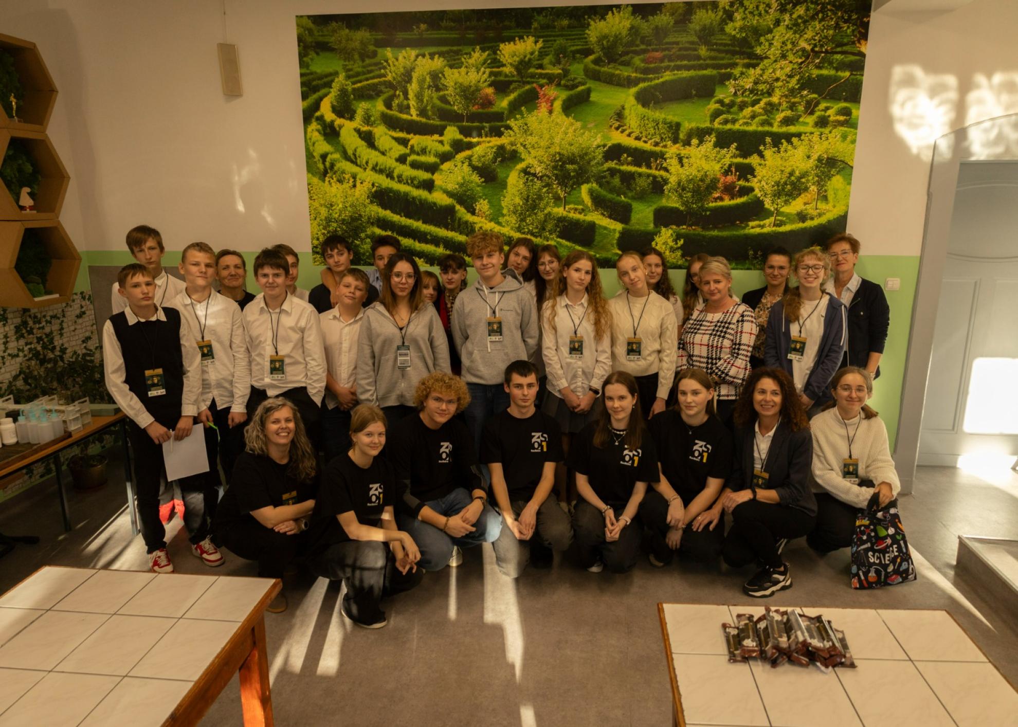 Nasi Uczniowie w Świecie Chemii: Relacja z Konkursu 